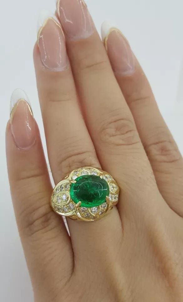 Vintage Sugarloaf Cabochon Green Emerald & Diamond 5.3 ct 18k Yellow Gold Ring