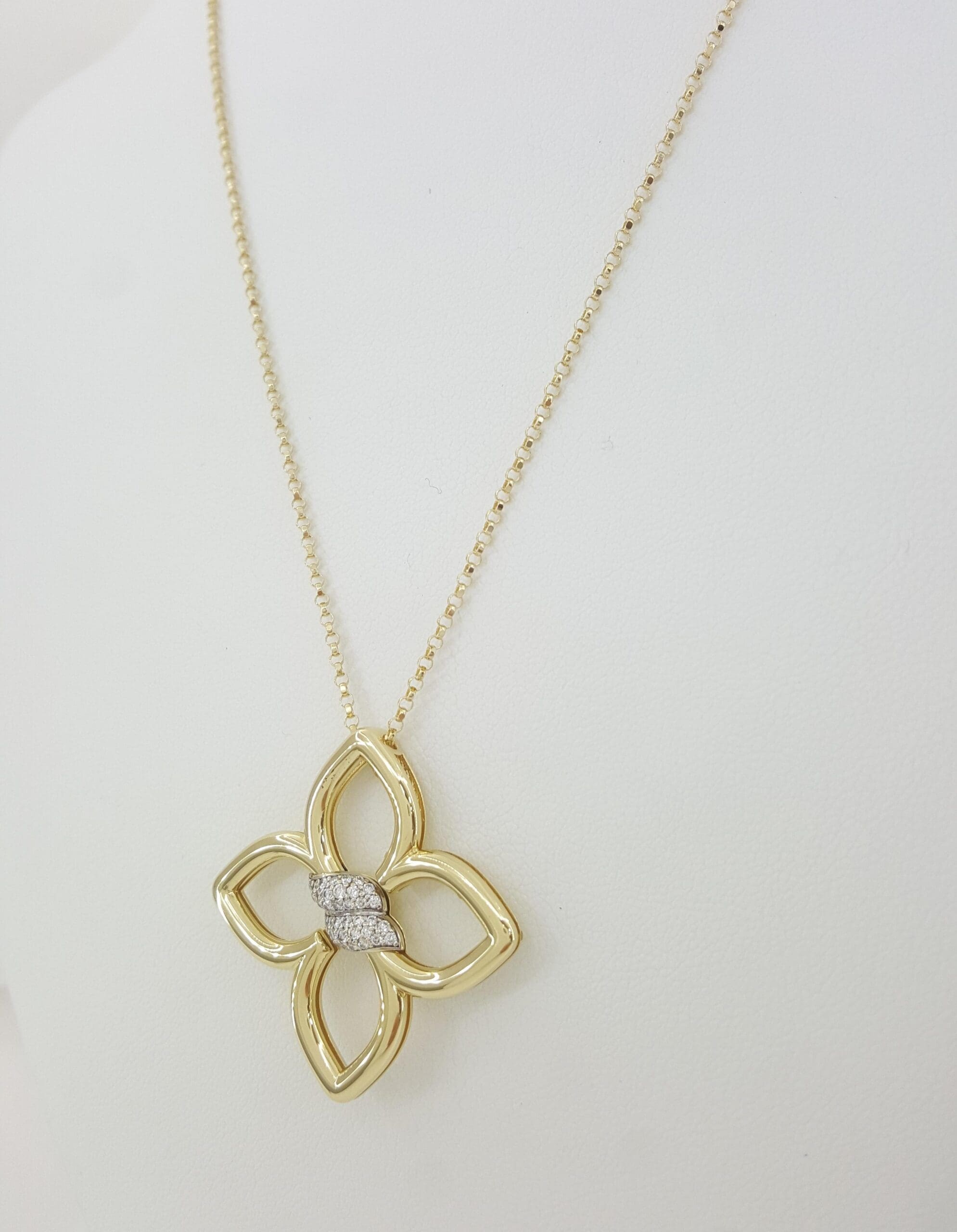 Roberto Coin Cialoma Diamond Flower Necklace 18K Gold 0.2 ct 18" Med. Rtl $5,280