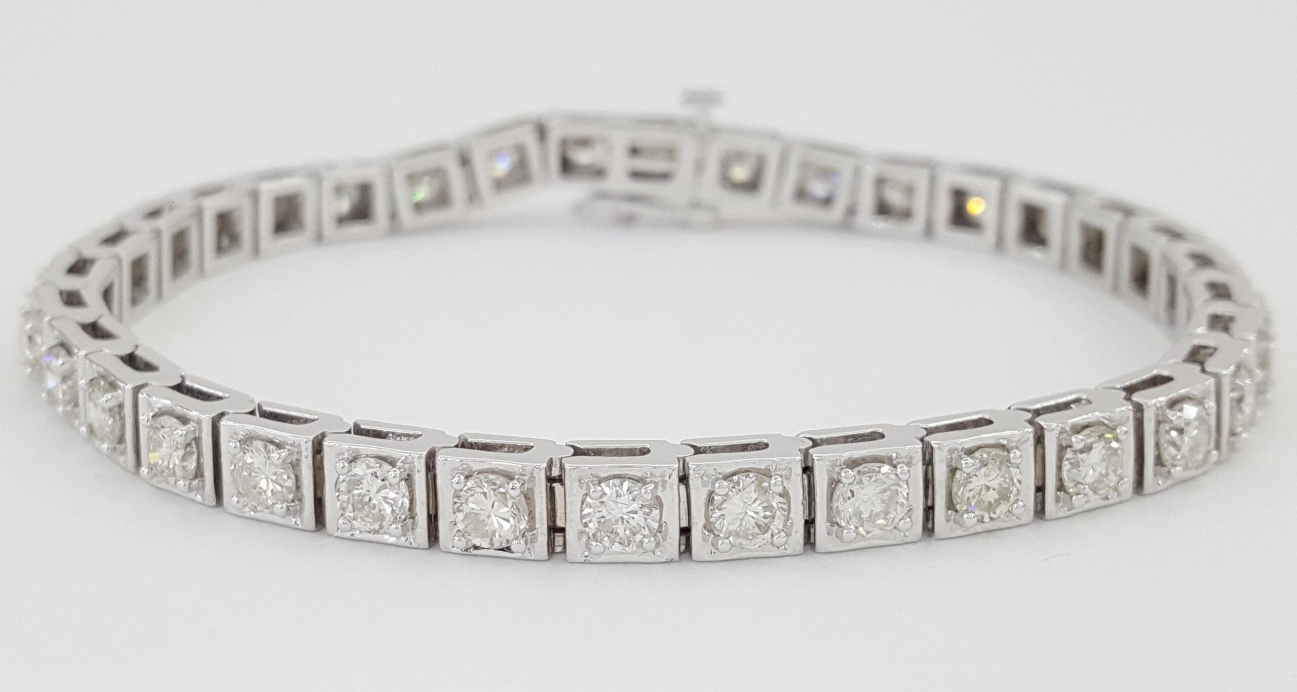 Round Brilliant Diamond Straight Line Tennis Bracelet 5.5 ct 14K White Gold