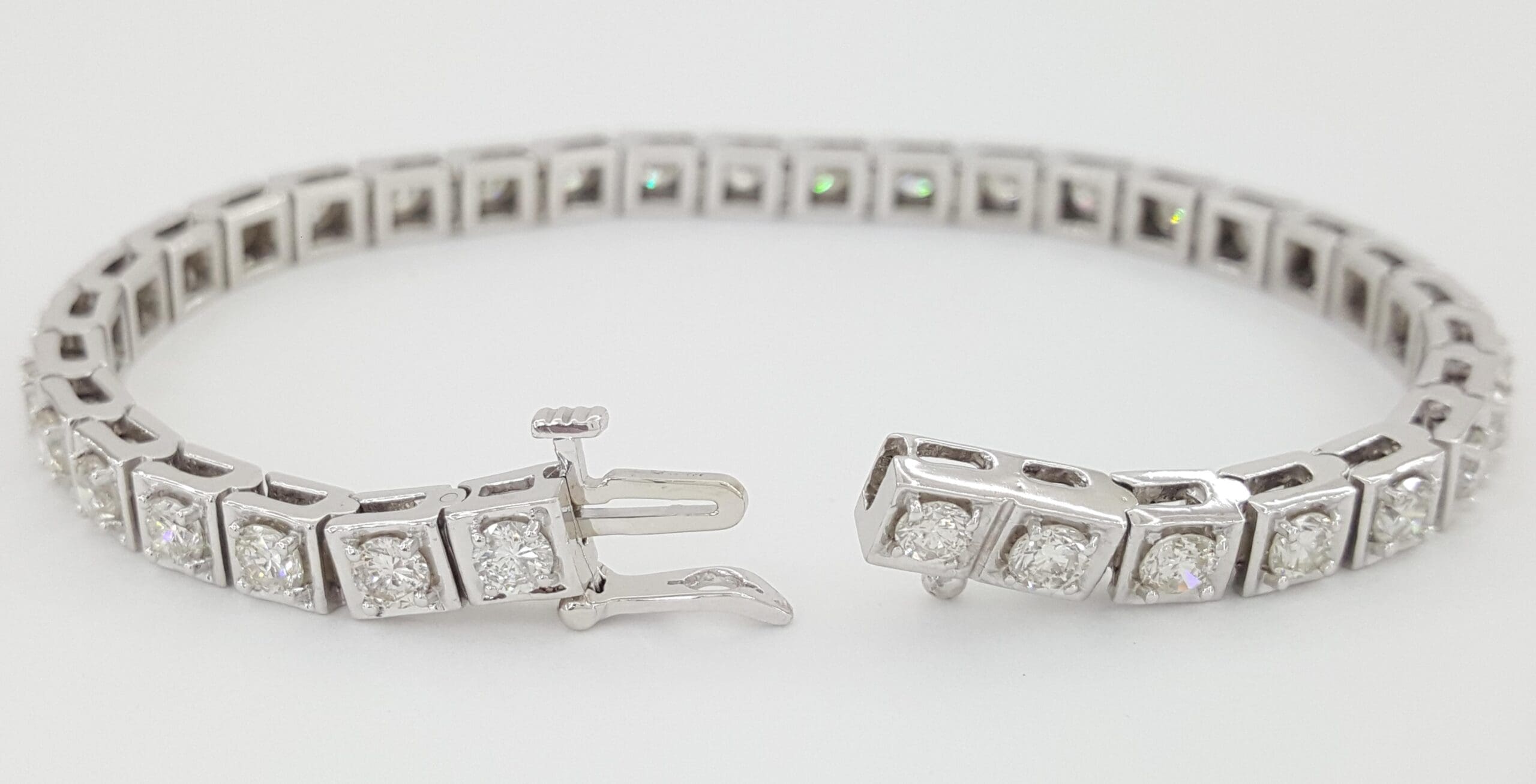 Round Brilliant Diamond Straight Line Tennis Bracelet 5.5 ct 14K White Gold