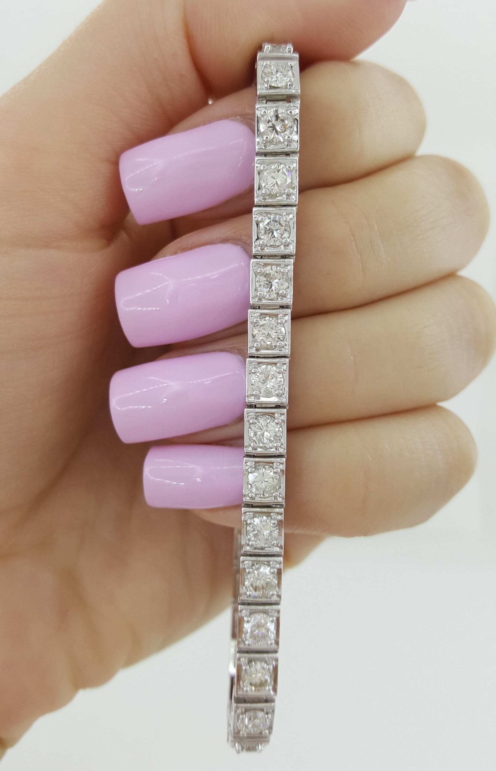 Round Brilliant Diamond Straight Line Tennis Bracelet 5.5 ct 14K White Gold