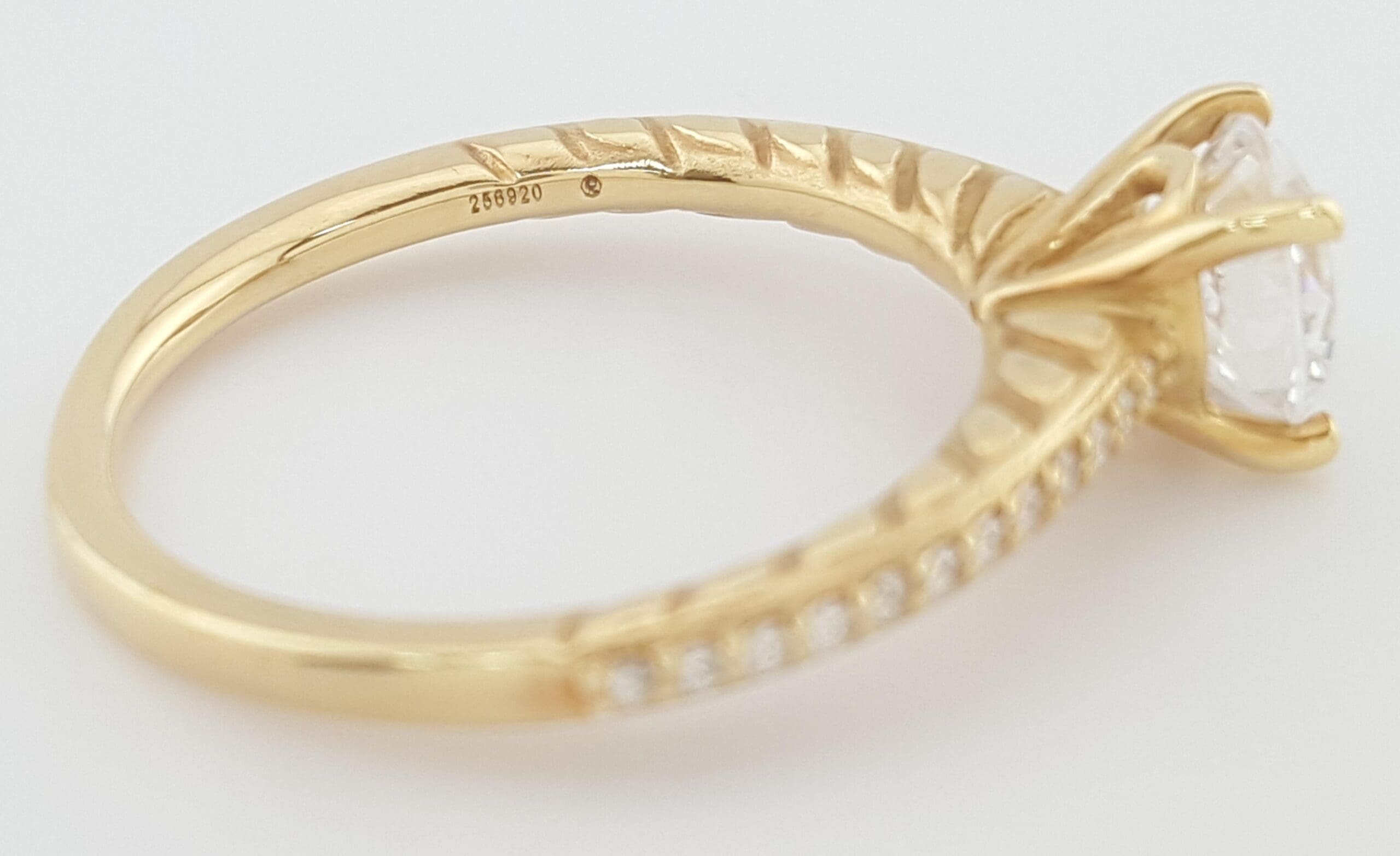 Ritani 1RZ2851 Semi-Mount Diamond 0.12ct 18k Yellow Gold Engagement Ring Rt$1986