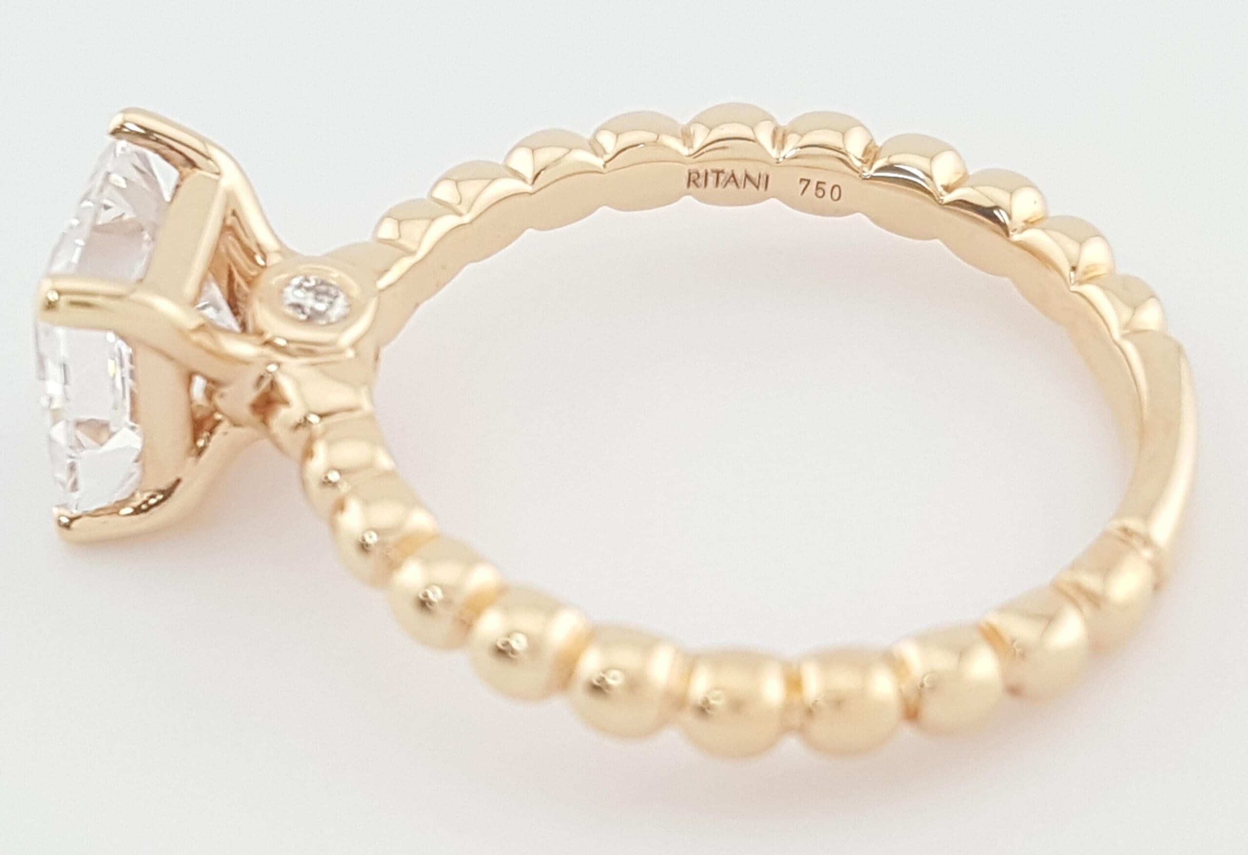 Ritani 1RZ1325 Surprise Diamond Beaded Semi-Mount Engagement Ring 18k Gold $830