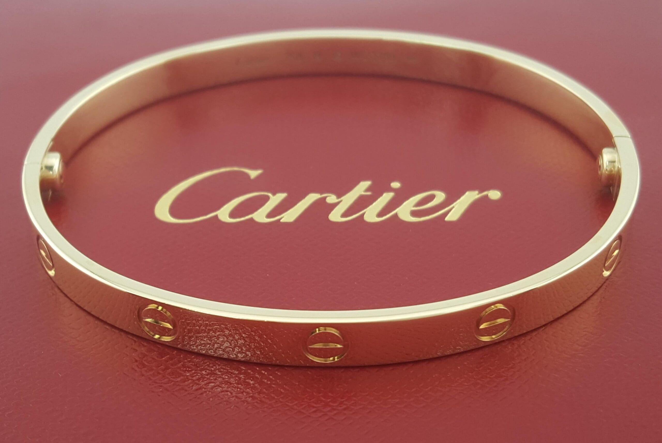 Cartier LOVE 18K Yellow Gold Classic Model Bracelet 6 mm SIZE 19 Retail $7,950
