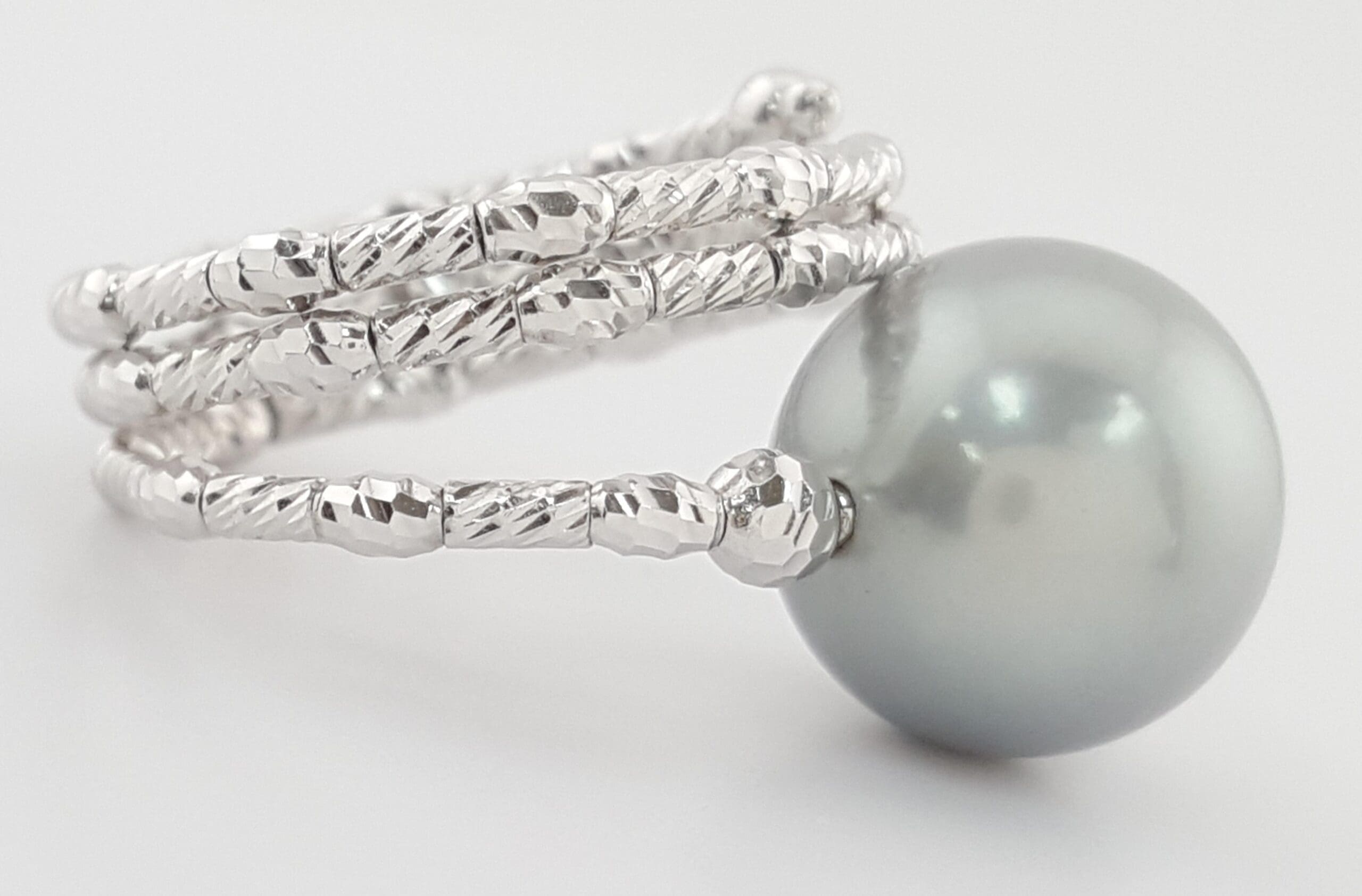 Tahitian Black Pearl 18k White Gold Flexible Ring 11.3 mm Pearl 3.2 Grams