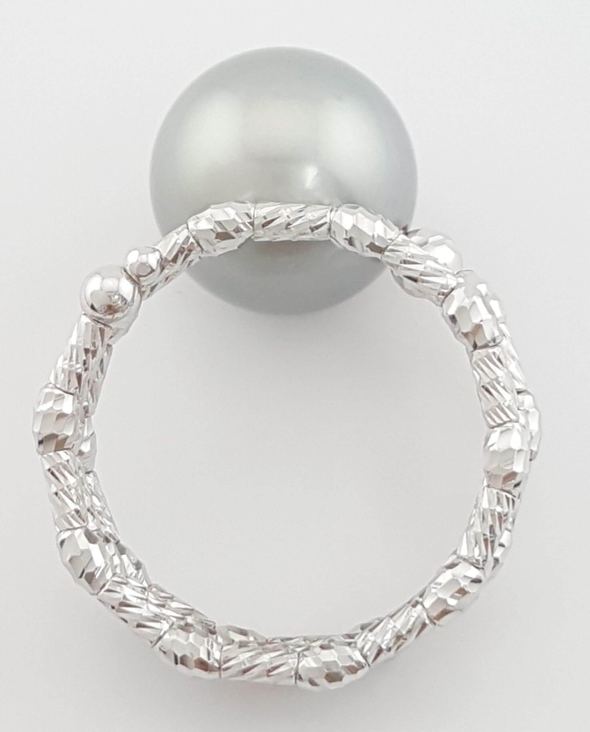Tahitian Black Pearl 18k White Gold Flexible Ring 11.3 mm Pearl 3.2 Grams