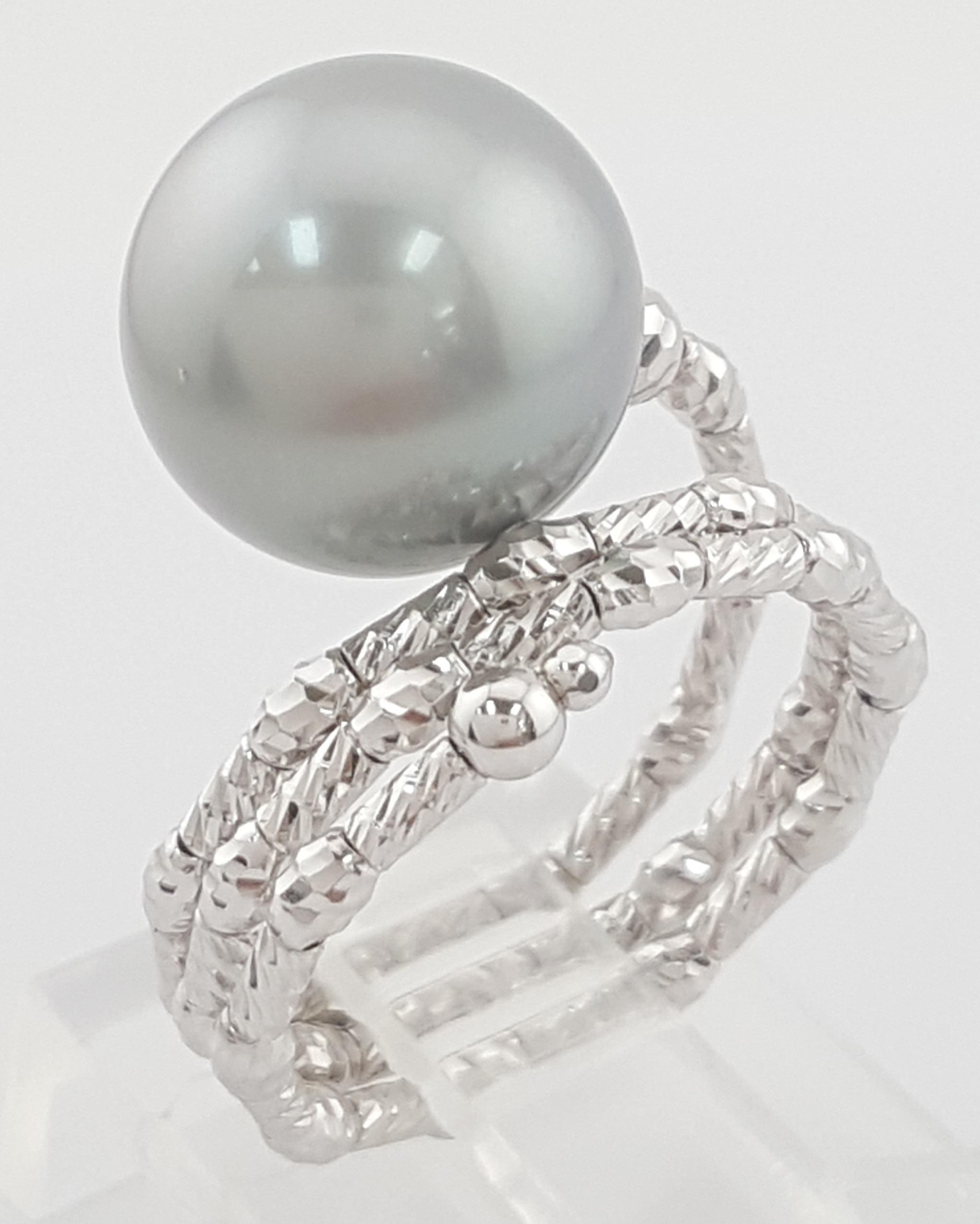 Tahitian Black Pearl 18k White Gold Flexible Ring 11.3 mm Pearl 3.2 Grams