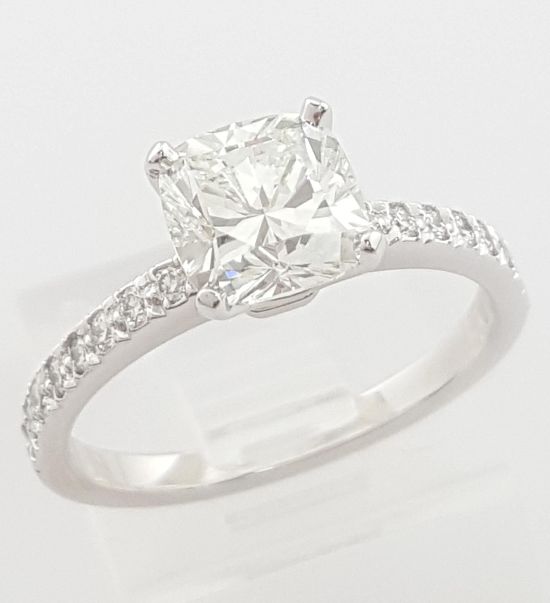 Tiffany & Co Novo Cushion Cut Diamond Engagement Ring 1.55 ct Plat Rtl $20,200