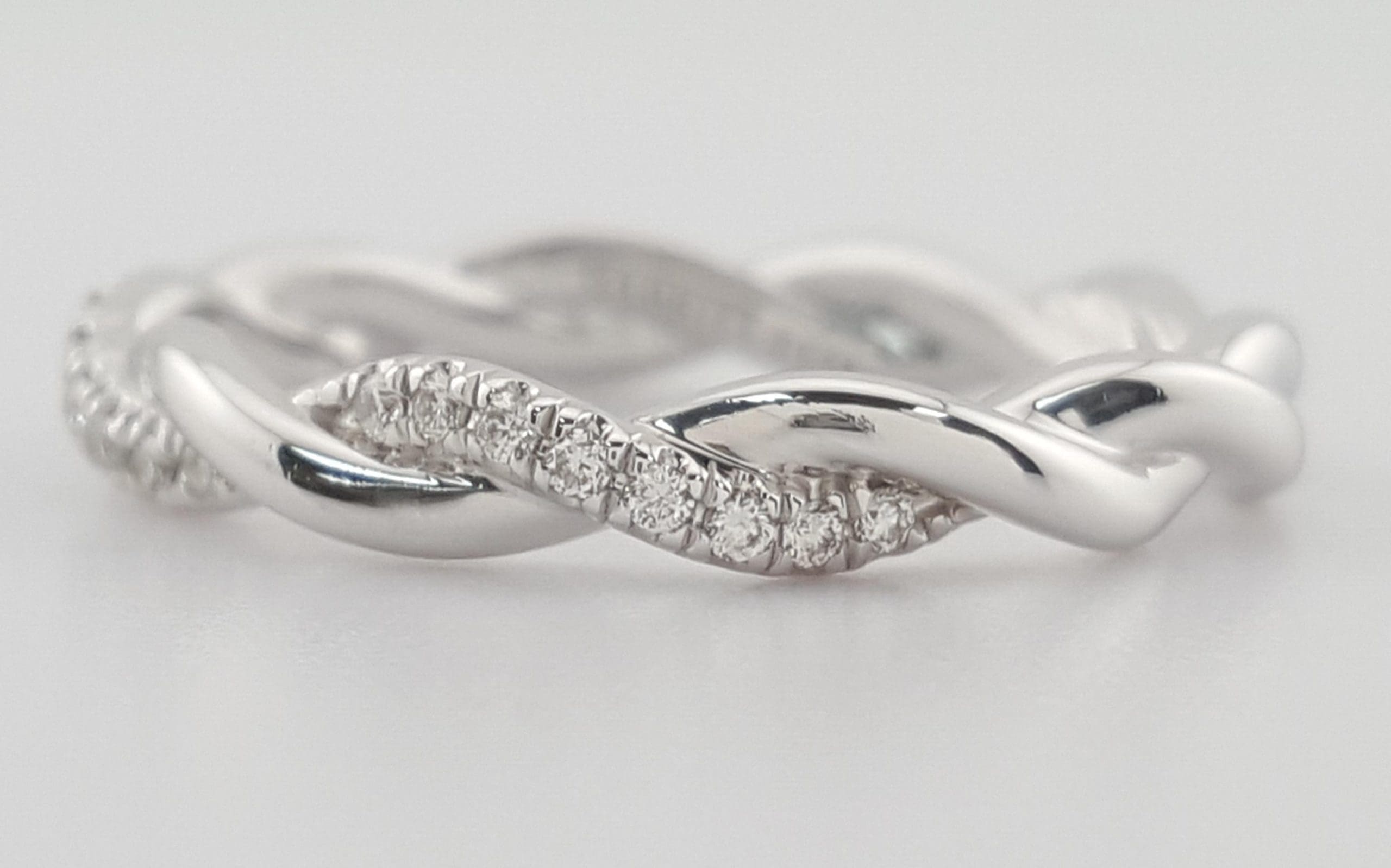 Gabriel & Co Round Brilliant Diamond Twisted Wedding Band 0.14 ct 14k Rtl $2,050