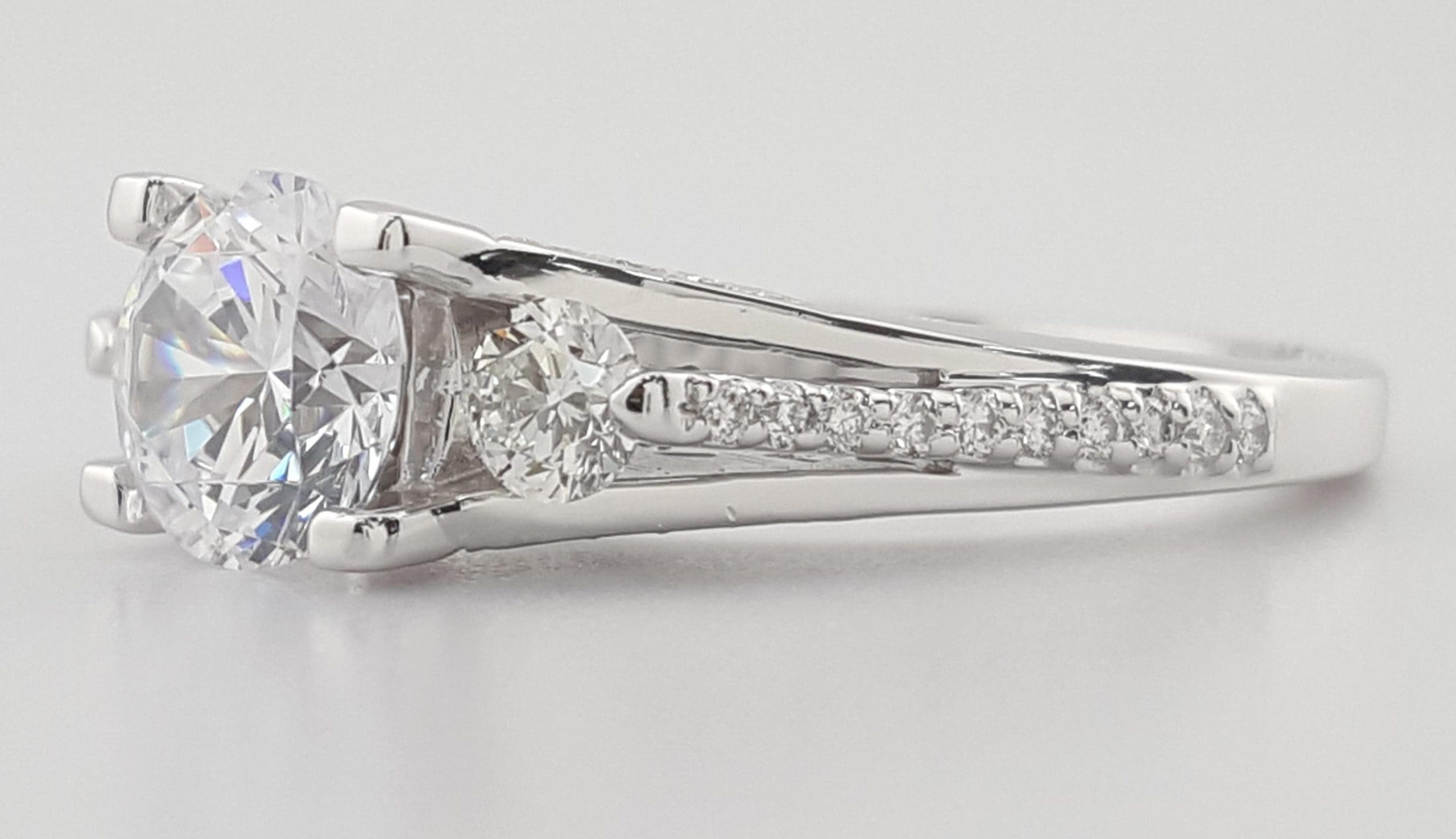 Tacori Round Semi-Mount Three Stone 67295 Engagement Ring 0.5 ct 18k Gold $4,580