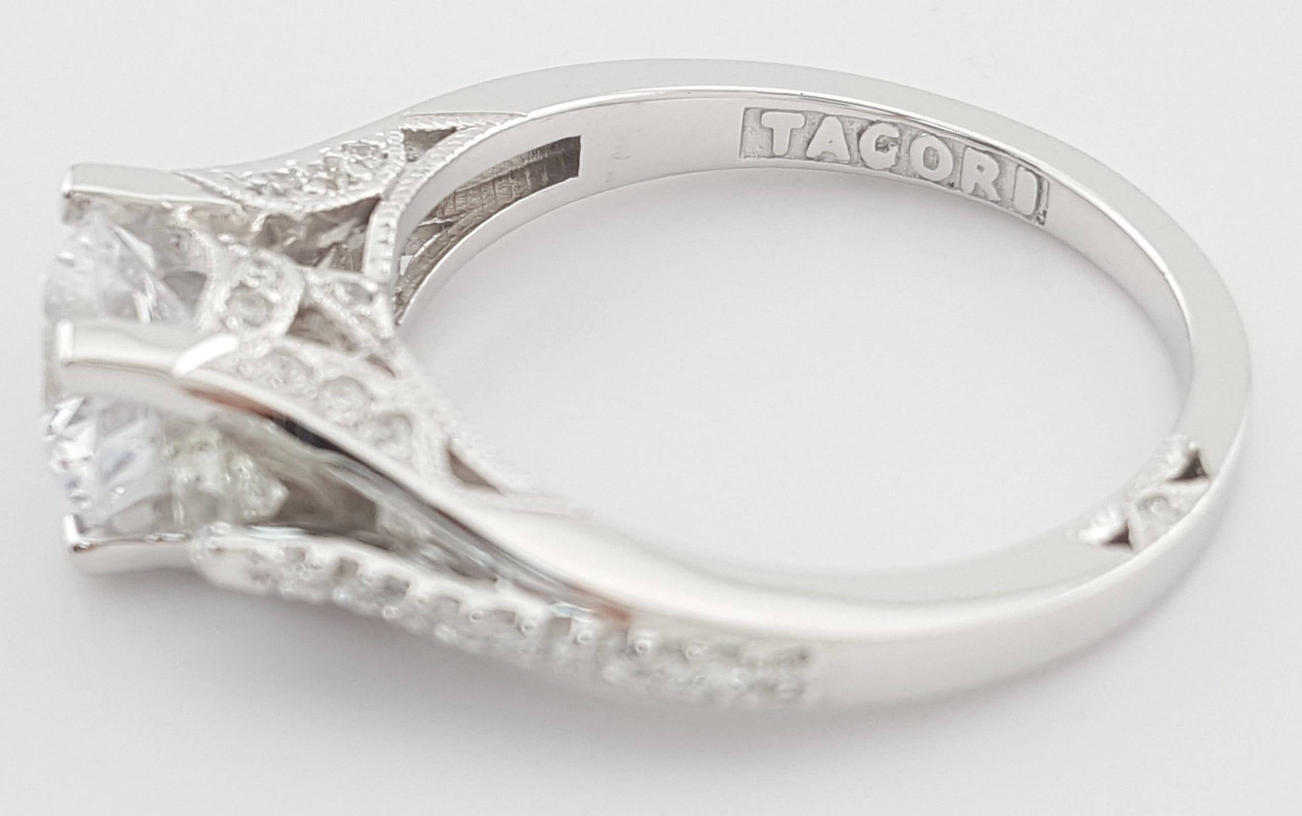 Tacori Round Semi-Mount Three Stone 67295 Engagement Ring 0.5 ct 18k Gold $4,580