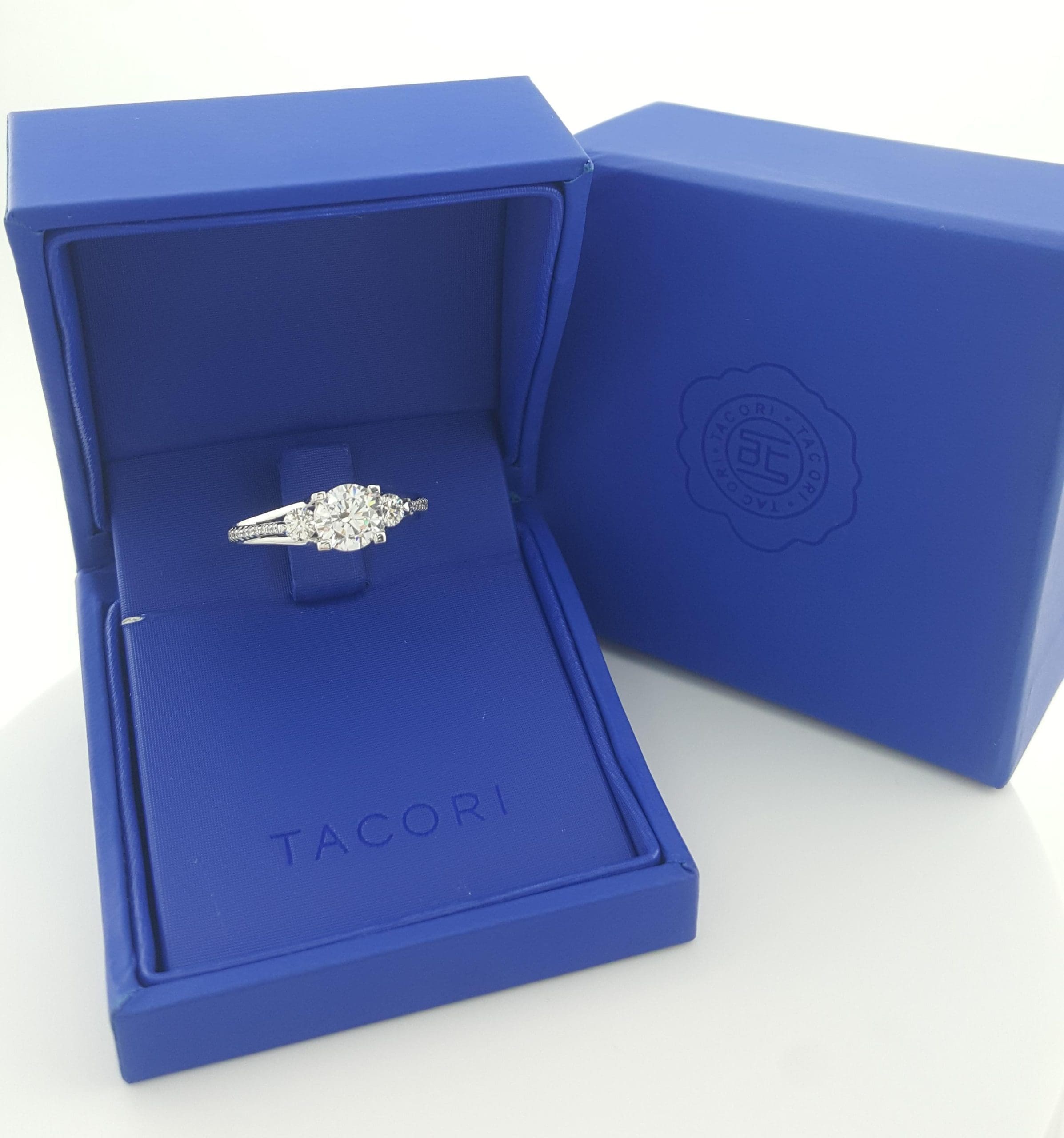 Tacori Round Semi-Mount Three Stone 67295 Engagement Ring 0.5 ct 18k Gold $4,580