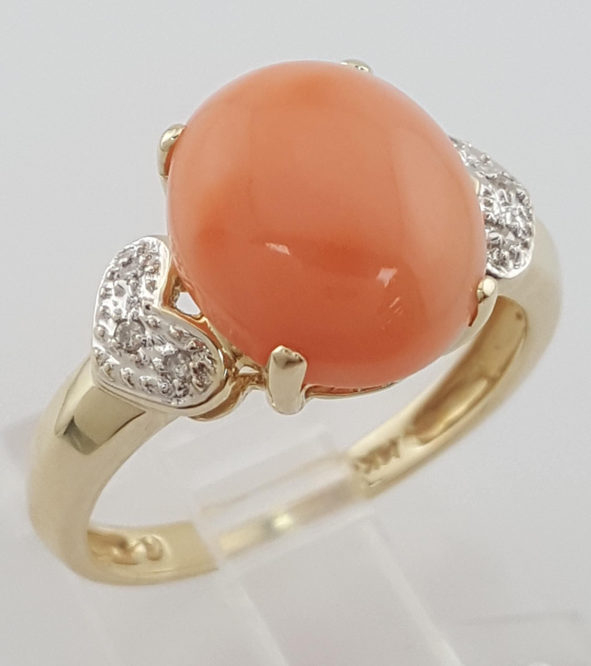 Vintage Coral Diamond Ring 14K Yellow Gold 12.2 x 10.2 mm