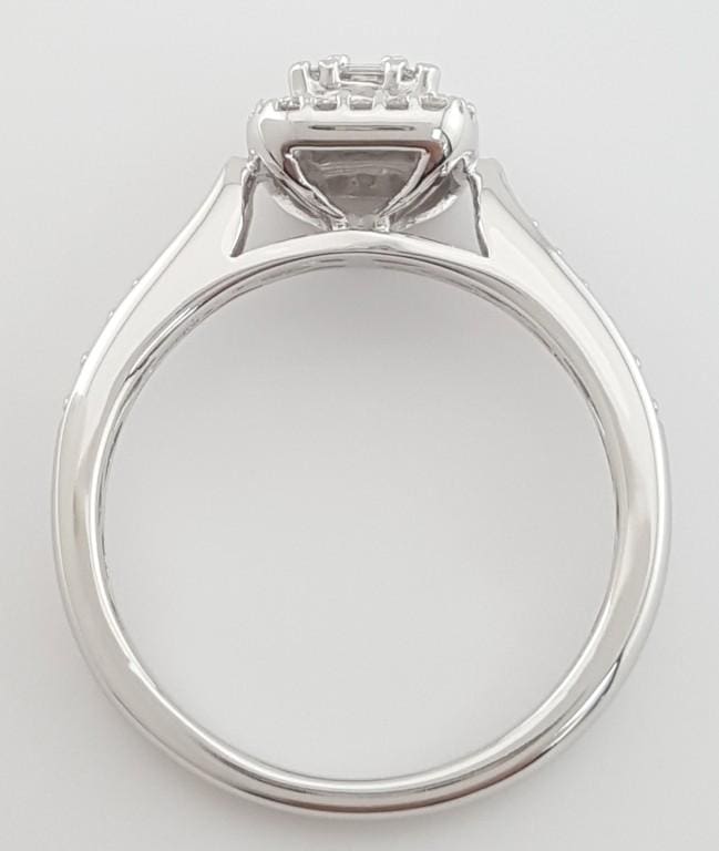 Cluster Diamond Halo Engagement Ring 0.5 ct 14k White Gold Retail $2,500
